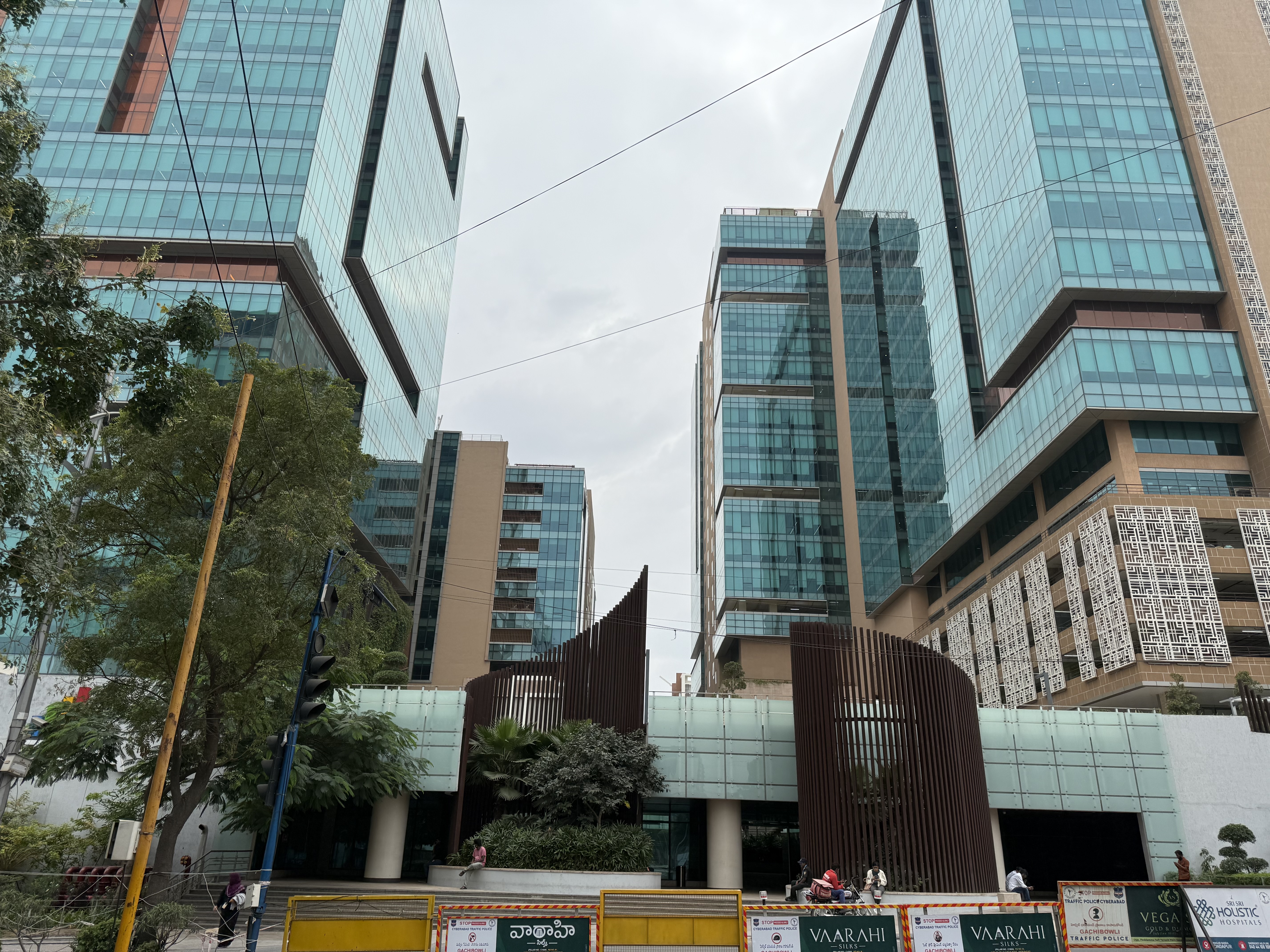 Unitized Glazing System works - Sattva Nanakramgudda Hyderabad